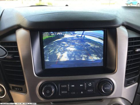Used 2019 GMC Yukon XL Denali w/ Denali Ultimate Package RWD image 17