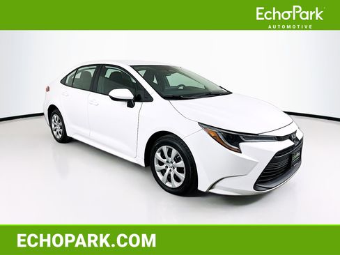 Used 2024 Toyota Corolla LE image 1