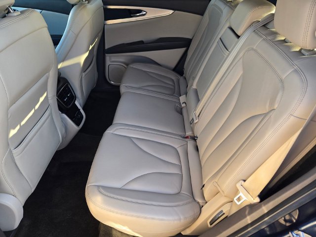 Used 2017 Lincoln MKX Premiere FWD image 10