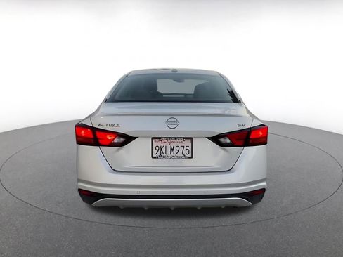 Used 2024 Nissan Altima 2.5 SV image 12