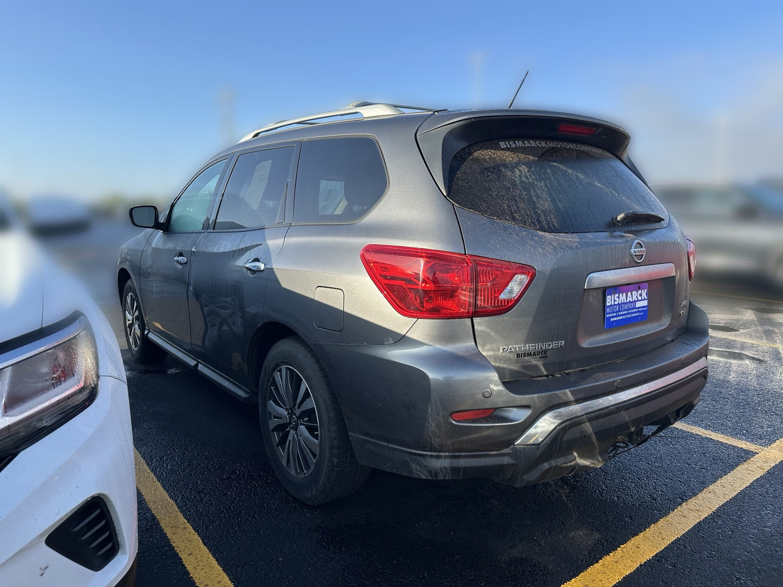 Used 2018 Nissan Pathfinder SV w/ SV Tech Package AWD/4WD image 4