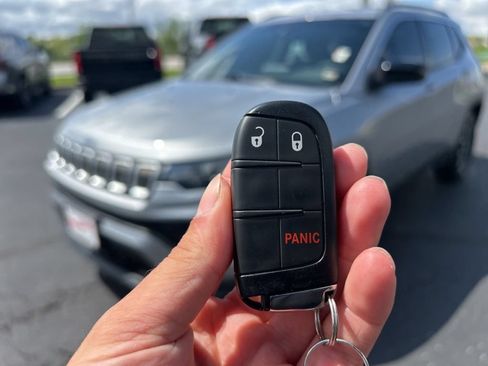 Used 2022 Jeep Compass Latitude AWD/4WD image 46