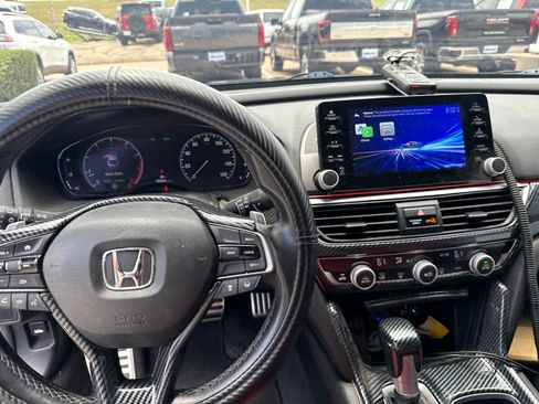 Used 2020 Honda Accord Sport image 11