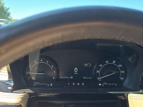 Used 2022 Lincoln Corsair AWD w/ Premium Package image 11