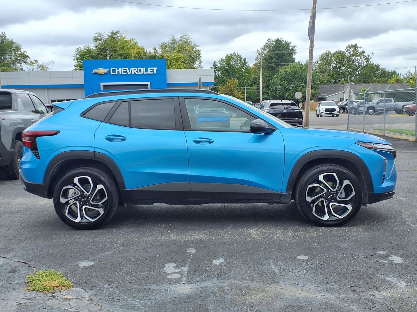 Used 2025 Chevrolet Trax RS w/ Driver Confidence Package FWD image 12