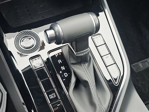 Certified 2024 Kia Niro EX Touring image 24