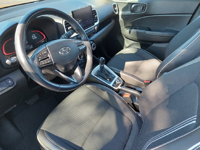 Used 2023 Hyundai Venue Limited w/ Cargo Package FWD image 9
