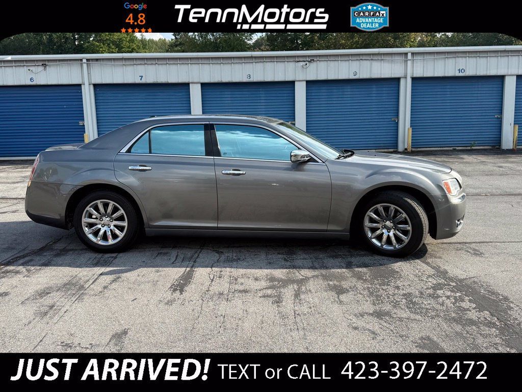 Used 2012 Chrysler 300 Limited RWD image 4