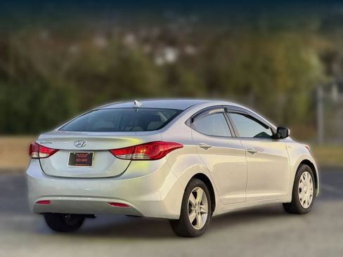 Used 2013 Hyundai Elantra GLS image 9
