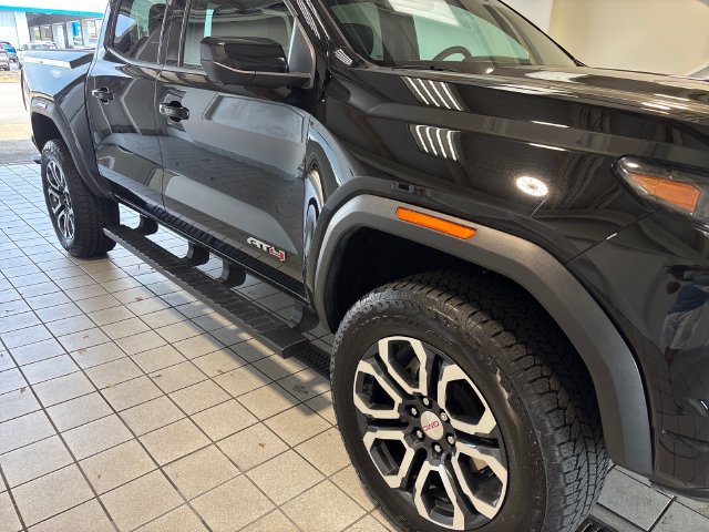Used 2024 GMC Canyon AT4 w/ AT4 Premium Package AWD/4WD image 22