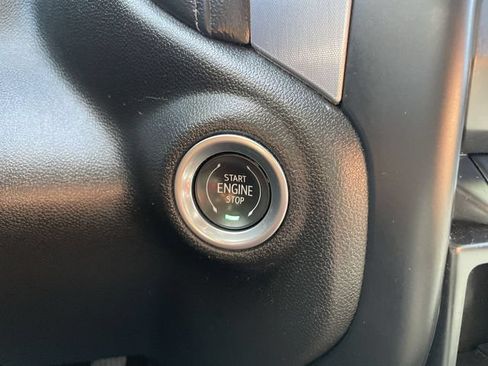 Used 2019 GMC Sierra 1500 SLE w/ SLE Value Package RWD image 16