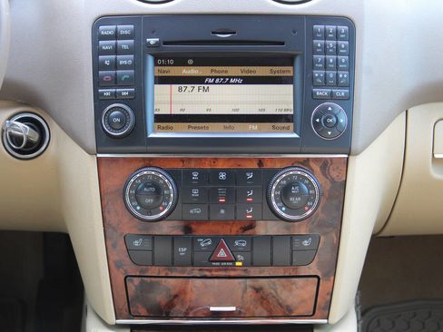 Used 2011 Mercedes-Benz ML 350 4MATIC w/ Premium 1 Pkg image 34