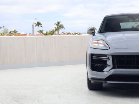 Certified 2025 Porsche Cayenne Turbo GT AWD/4WD image 12