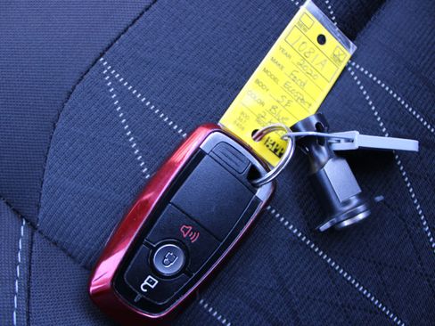 Used 2020 Ford EcoSport SE w/ SE Convenience Package image 28