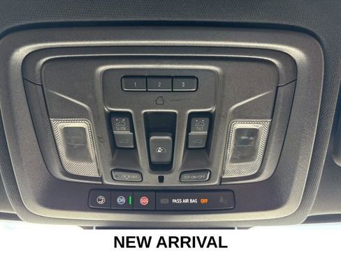 Used 2024 GMC Sierra 2500 AT4 w/ AT4 Premium Plus Package AWD/4WD image 18