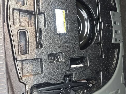 Used 2025 Toyota Camry SE AWD/4WD image 32
