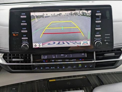 Certified 2022 Toyota Sienna Limited image 15