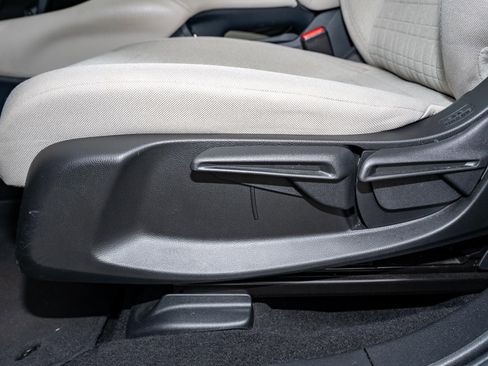 Used 2023 Honda HR-V LX image 27