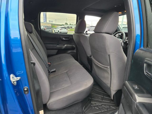 Used 2016 Toyota Tacoma TRD Sport w/ Premium & Technology Package AWD/4WD image 19