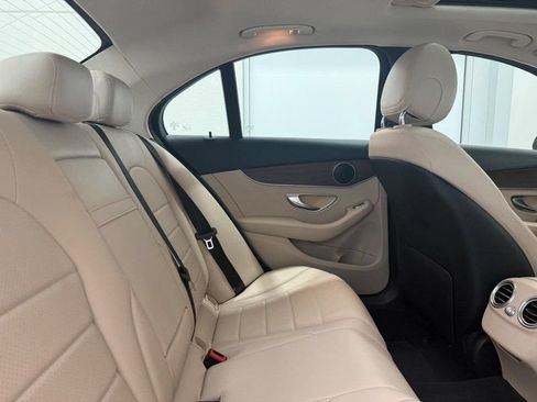 Used 2019 Mercedes-Benz C 300 4MATIC Sedan image 9