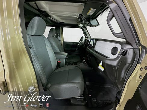 New 2025 Jeep Gladiator Sport image 16