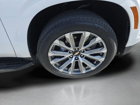 Used 2025 Chevrolet Suburban High Country image 13