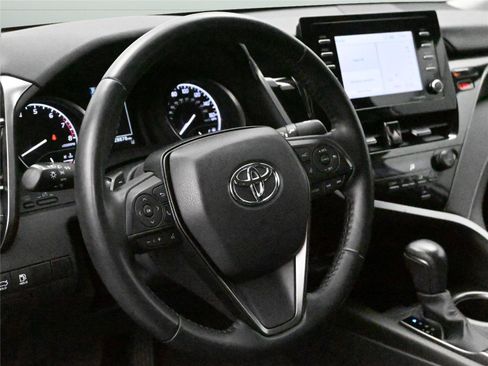 Used 2023 Toyota Camry SE image 8