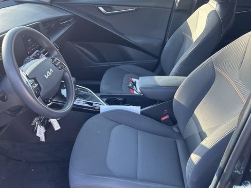 Used 2025 Kia Niro LX FWD image 8