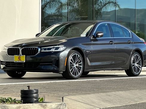Used 2023 BMW 530e w/ Convenience Package RWD image 7