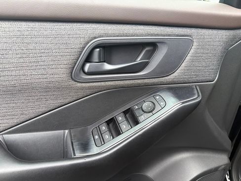 Used 2023 Nissan Rogue S FWD image 25