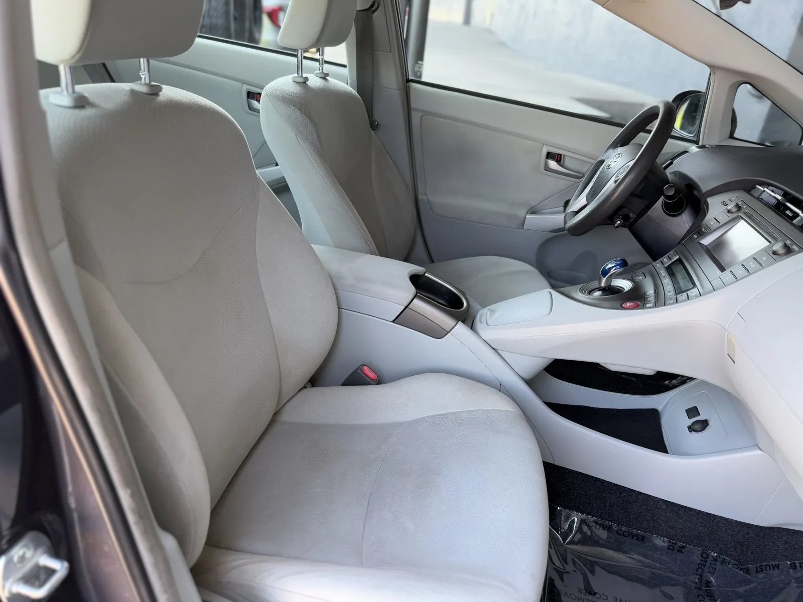 Used 2014 Toyota Prius Two FWD image 18