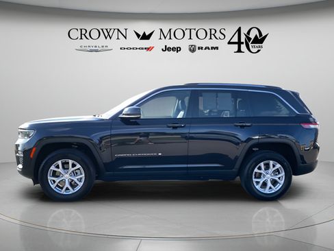 Used 2023 Jeep Grand Cherokee Limited AWD/4WD image 8