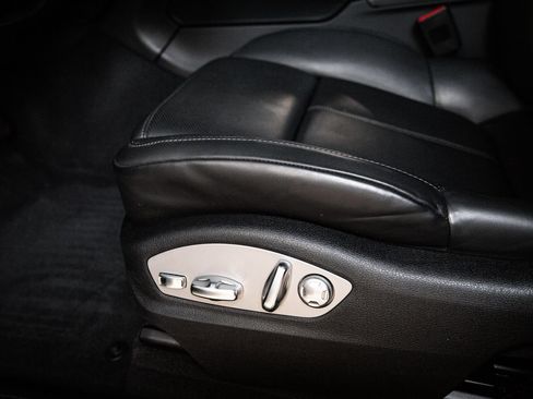 Certified 2023 Porsche Macan AWD/4WD image 14