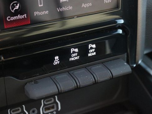 Used 2025 RAM 1500 Big Horn AWD/4WD image 23