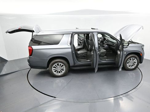 Used 2022 GMC Yukon XL SLT AWD/4WD image 47