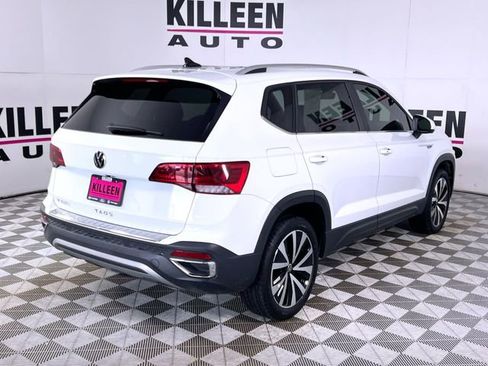 Used 2024 Volkswagen Taos SE image 7