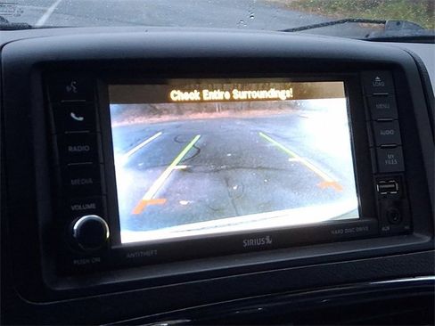 Used 2018 Dodge Grand Caravan SXT image 18