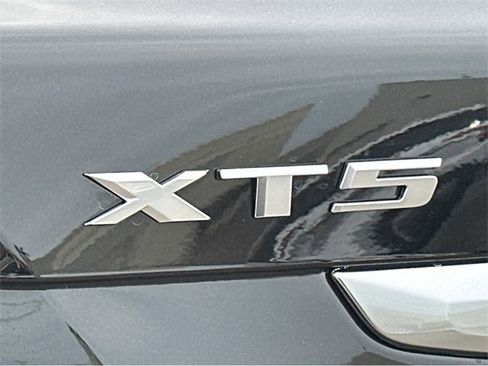 New 2025 Cadillac XT5 Premium Luxury image 9