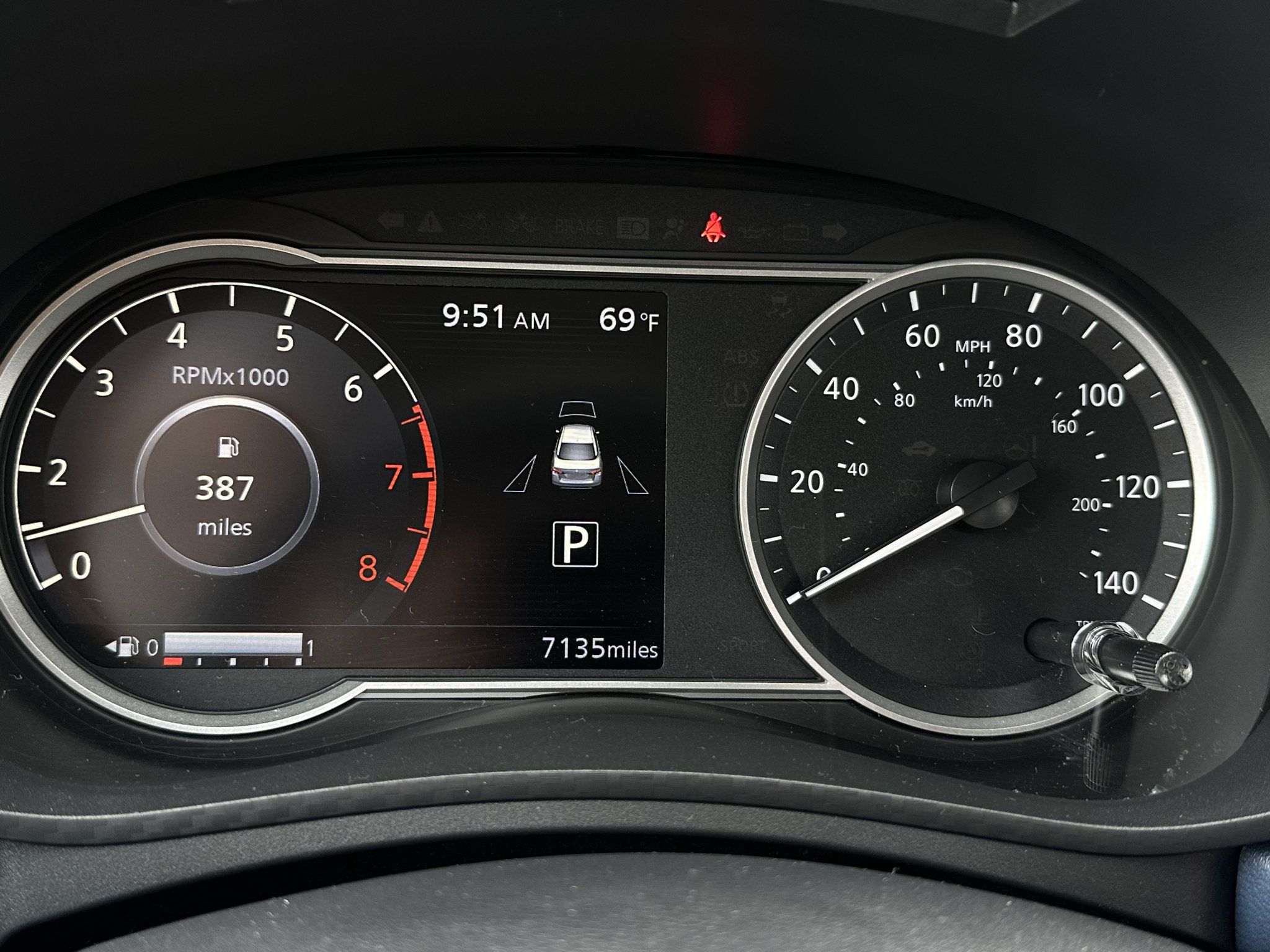 Used 2025 Nissan Versa SV w/ Trunk Package FWD image 16