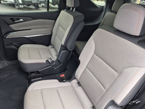Used 2025 Chevrolet Traverse LT image 15