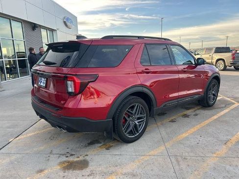 Certified 2025 Ford Explorer ST RWD image 3