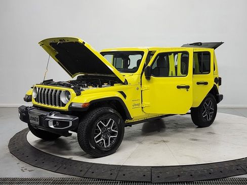 Used 2024 Jeep Wrangler Unlimited Sahara AWD/4WD image 11