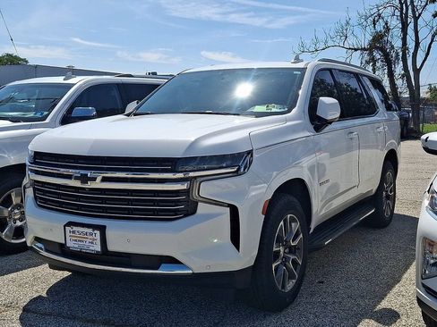 Used 2022 Chevrolet Tahoe LT w/ Luxury Package AWD/4WD image 4