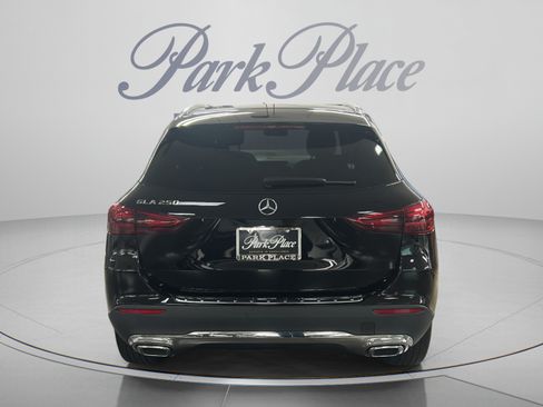 Used 2025 Mercedes-Benz GLA 250 image 4
