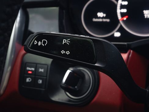 Certified 2022 Porsche Cayenne Turbo image 48