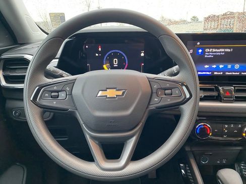 New 2026 Chevrolet TrailBlazer LT w/ LPO, Blackout Package FWD image 11