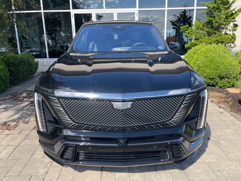 Used 2026 Cadillac Vistiq Sport w/ LPO, Floor Liner Package AWD/4WD image 3