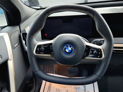 Used 2025 BMW iX xDrive50 w/ Premium Package image 31