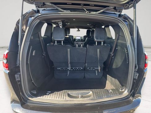 Used 2025 Chrysler Pacifica Select FWD image 19