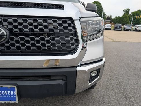 Used 2018 Toyota Tundra SR5 w/ TRD Off Road Package AWD/4WD image 10